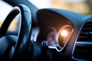 Voyant Service 208 : Signification et Solutions Efficaces