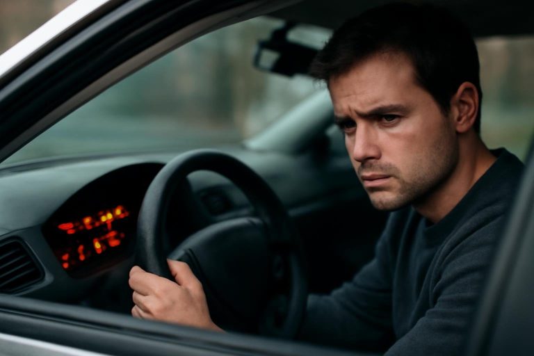 Arrêter Véhicule Laisser Tourner Moteur Mercedes : Que Faire ?