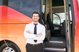 Comment louer un autocar avec chauffeur en région parisienne ?